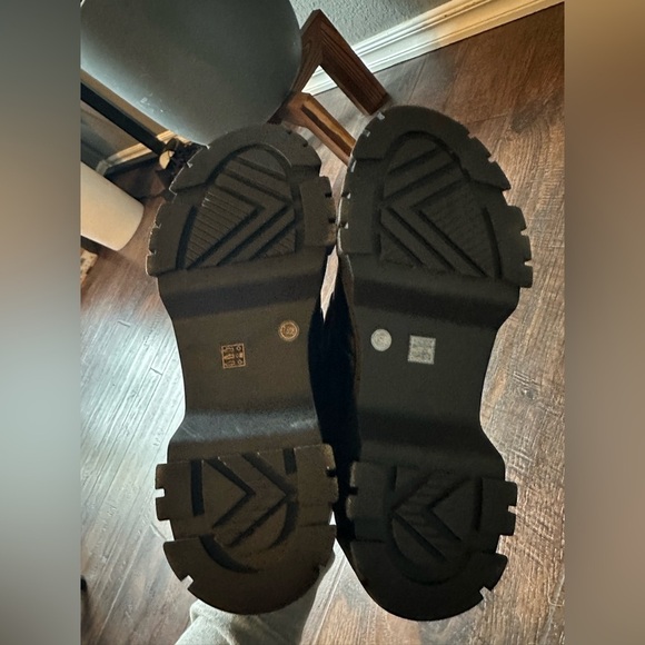 Chinese Laundry | Jensen - Picture 7 of 7